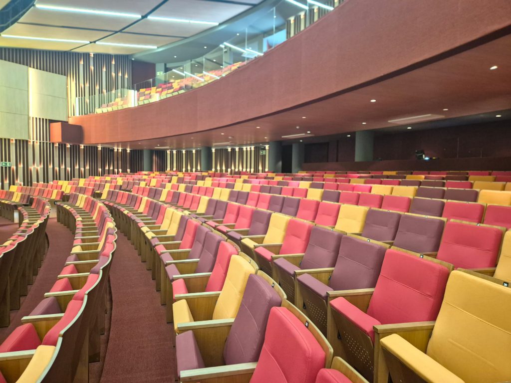 Construtora FFBuilder – Teatro Neiva Pavan – UNIPAR – Umuarama/PR