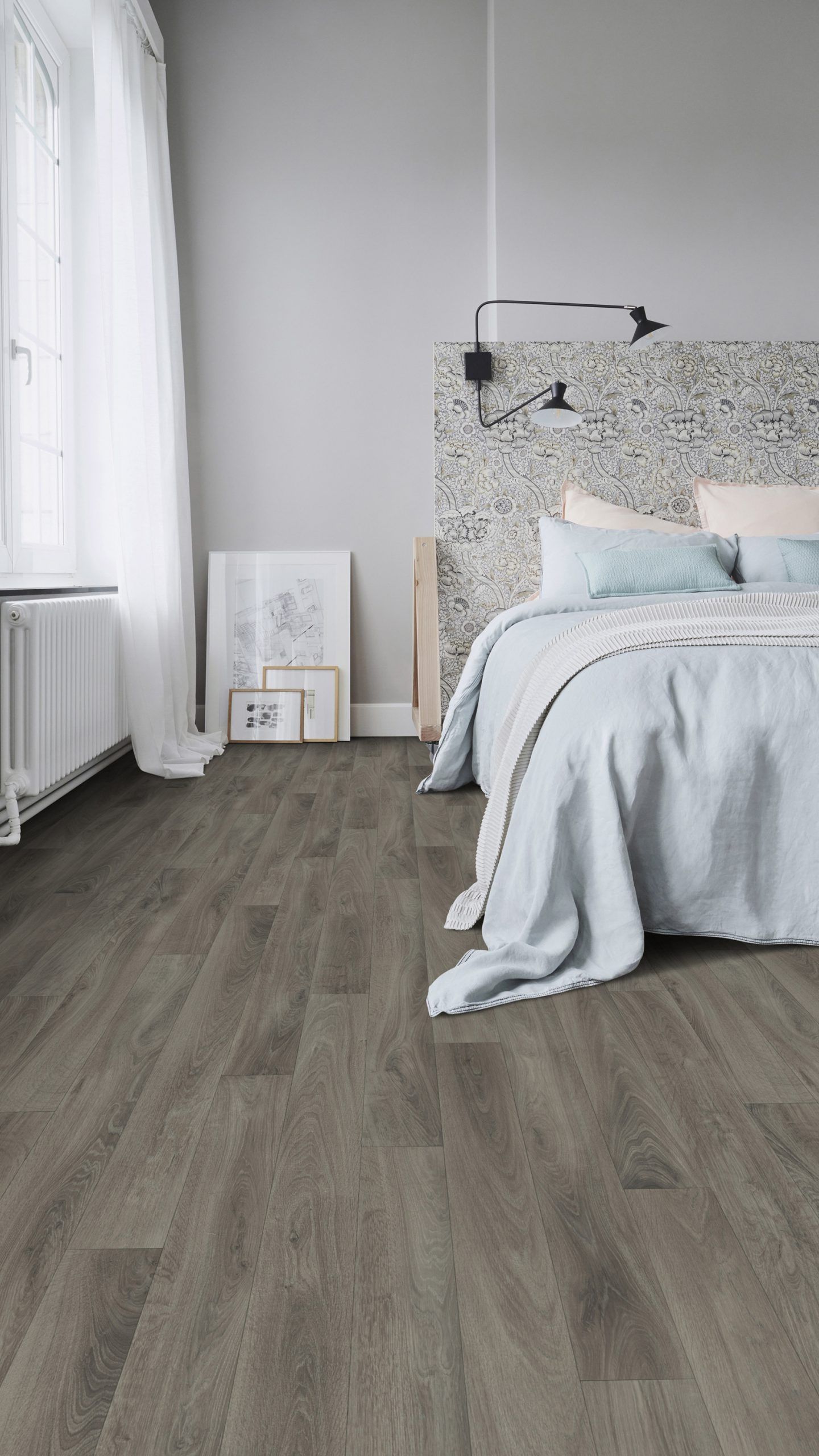 French Oak / Dark Grey
