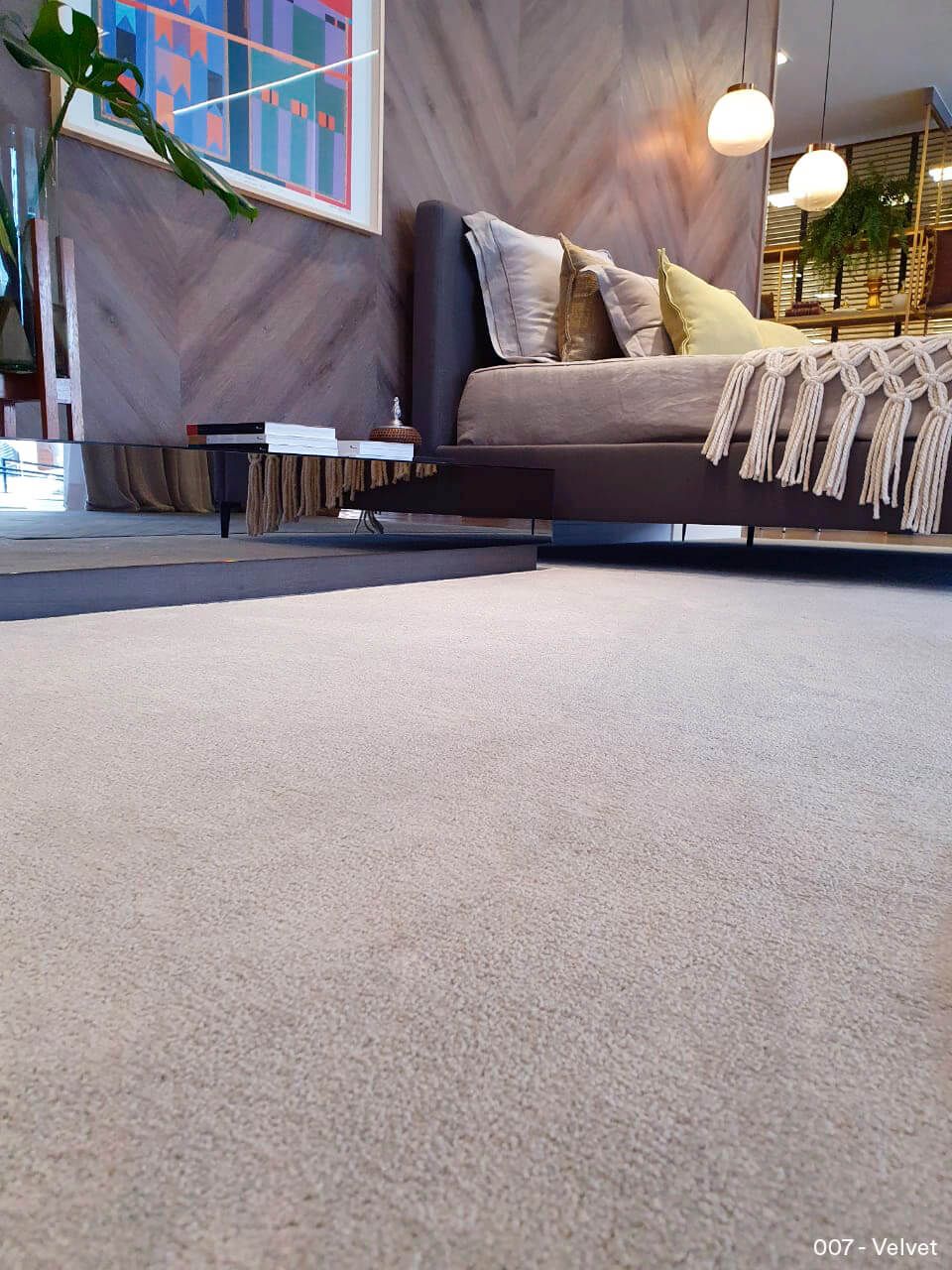 007 - Velvet